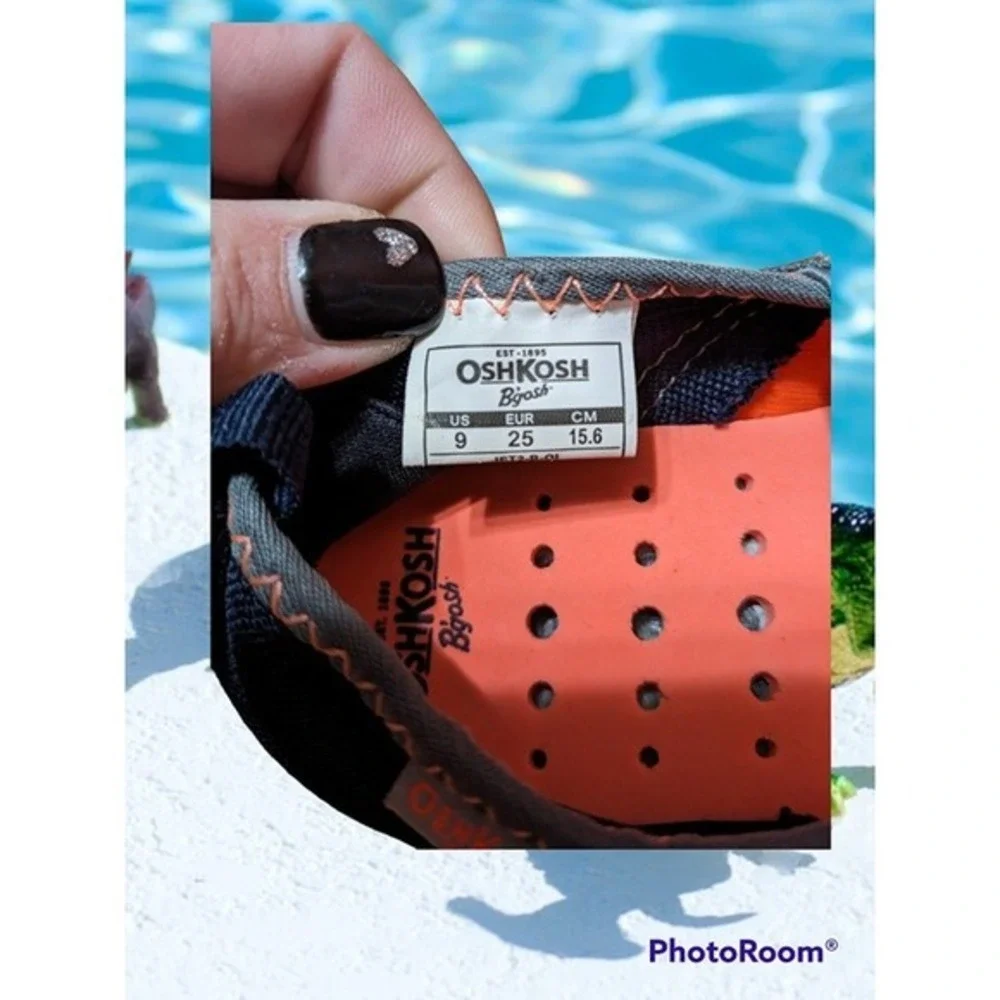 Boy's Osh‎ K'osh Swim Shoes Size 9